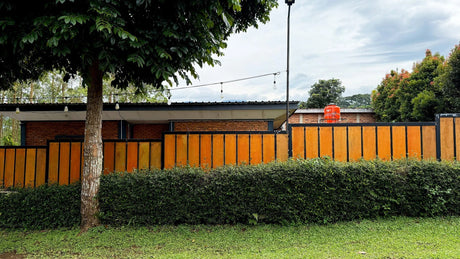 Choosing the Right Fence for Sydney’s Climate: Timber, Aluminium, or Steel?