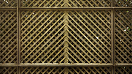 Comparing Pre-Packaged Fence Panels vs Custom Fencing Solutions