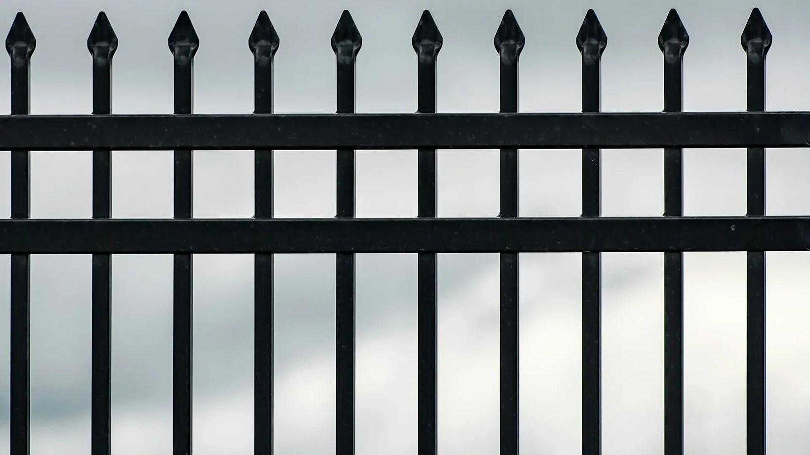 Why Aluminium Fencing Is Becoming the Preferred Choice for Sydney Homeowners